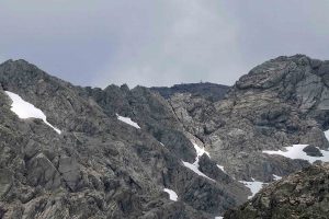 Hochvogel - Gipfel von der Hütte aus gesehen
