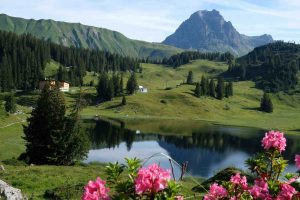 Walserweg - Körbersee mit Widderstein