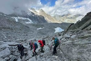 Schweiz-Abstieg-von-Fuorcla-Lavaz